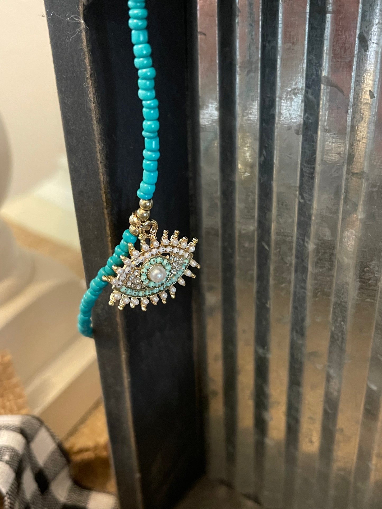Eye of Pearl Choker Necklace
