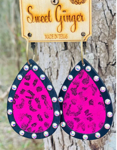 Sweet Ginger Magenta Leopard Earrings