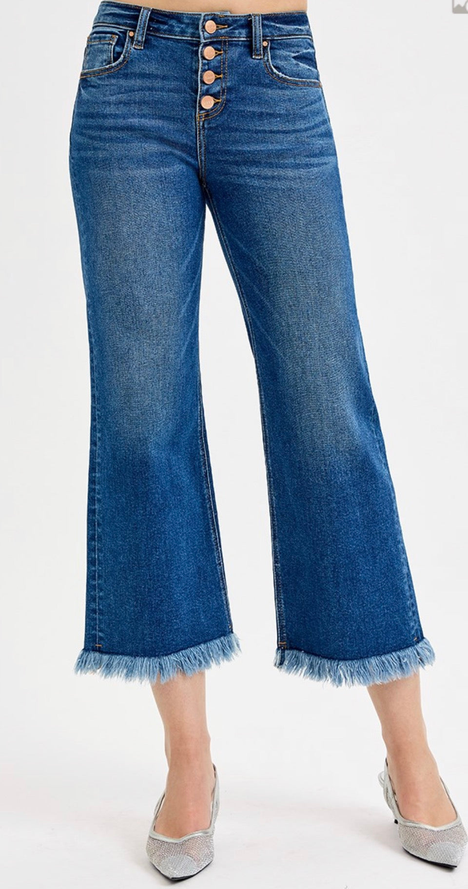 Risen Button Play Fray Jean