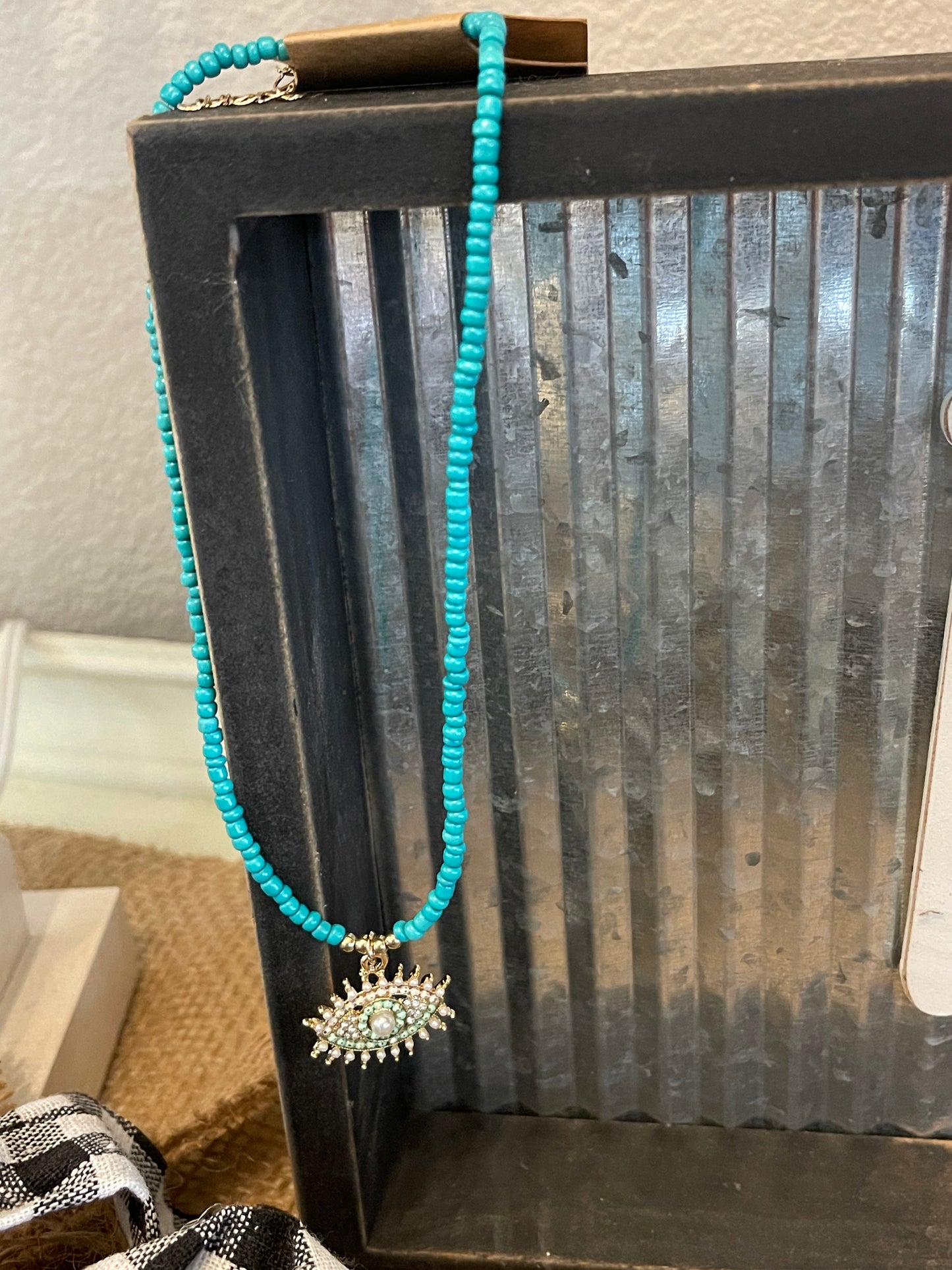 Eye of Pearl Choker Necklace